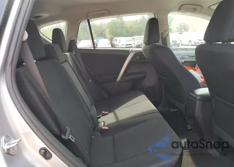 2016 Toyota Rav4 Le z USA, uszkodzony, nr VIN 2T3BFREV2GW508900